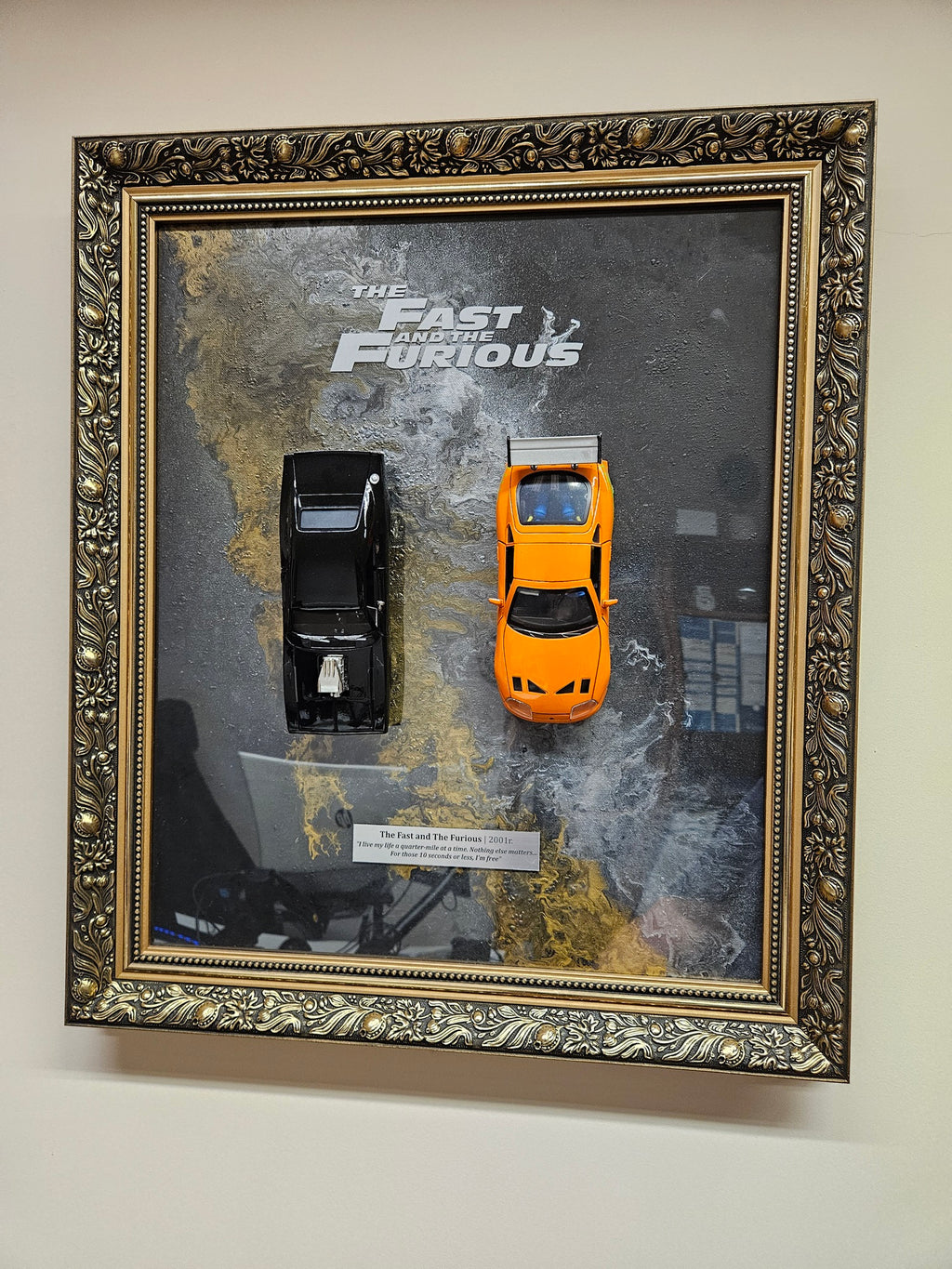 3D WANDBILD – FAST & FURIOUS EDITION MIT MODELLAUTOS (1:24) – GRÖSSE 60x70 CM – HANDGEFERTIGTES KUNSTWERK