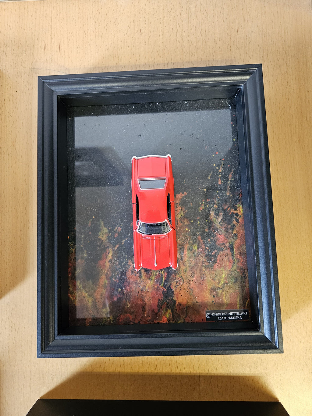 3D WANDBILD – RED CLASSIC MUSCLE CAR EDITION (1:43) – HANDGEFERTIGTES KUNSTWERK – GRÖSSE 25x25 CM